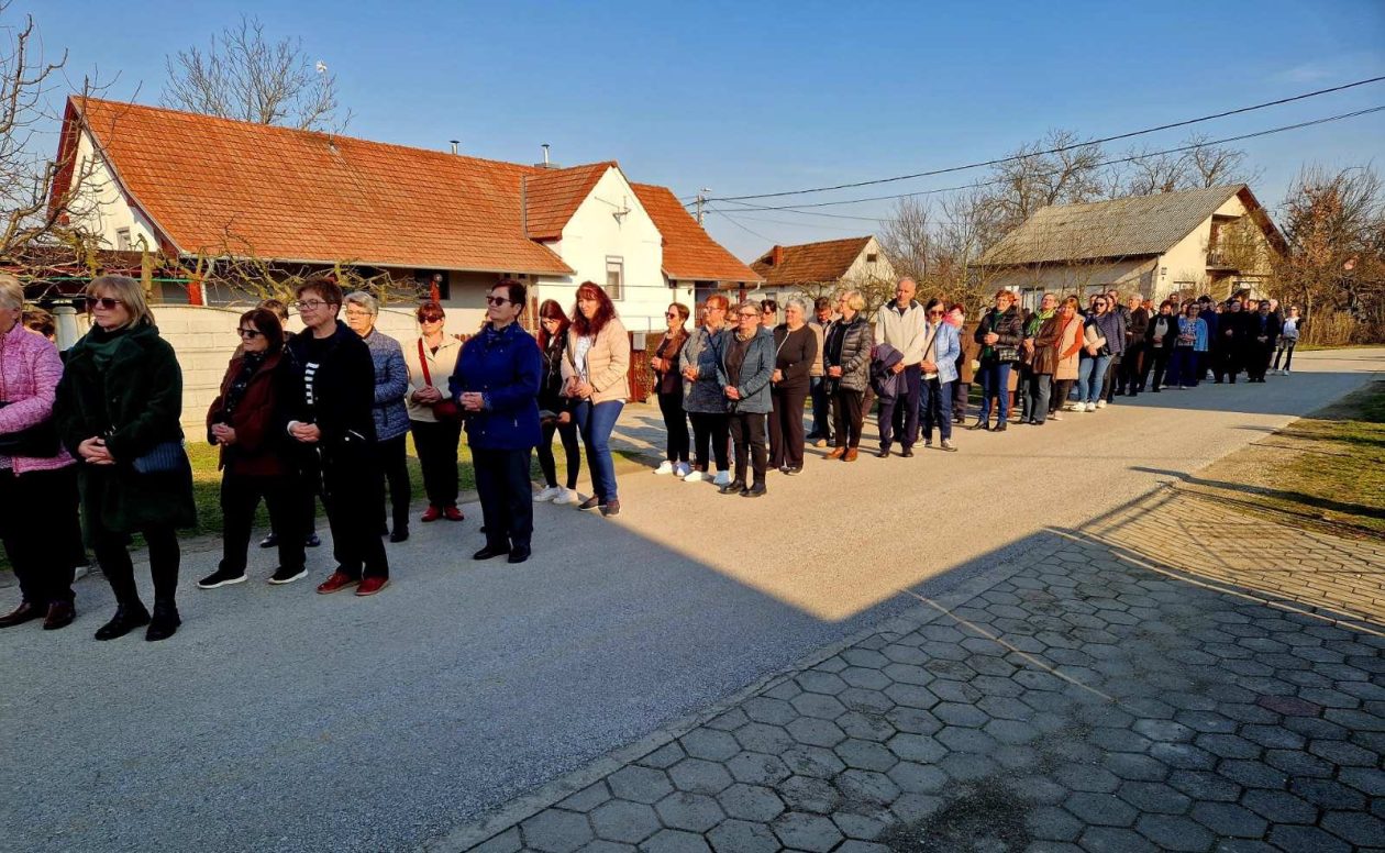 Križni put mladih (9) Križni put mladih (9)