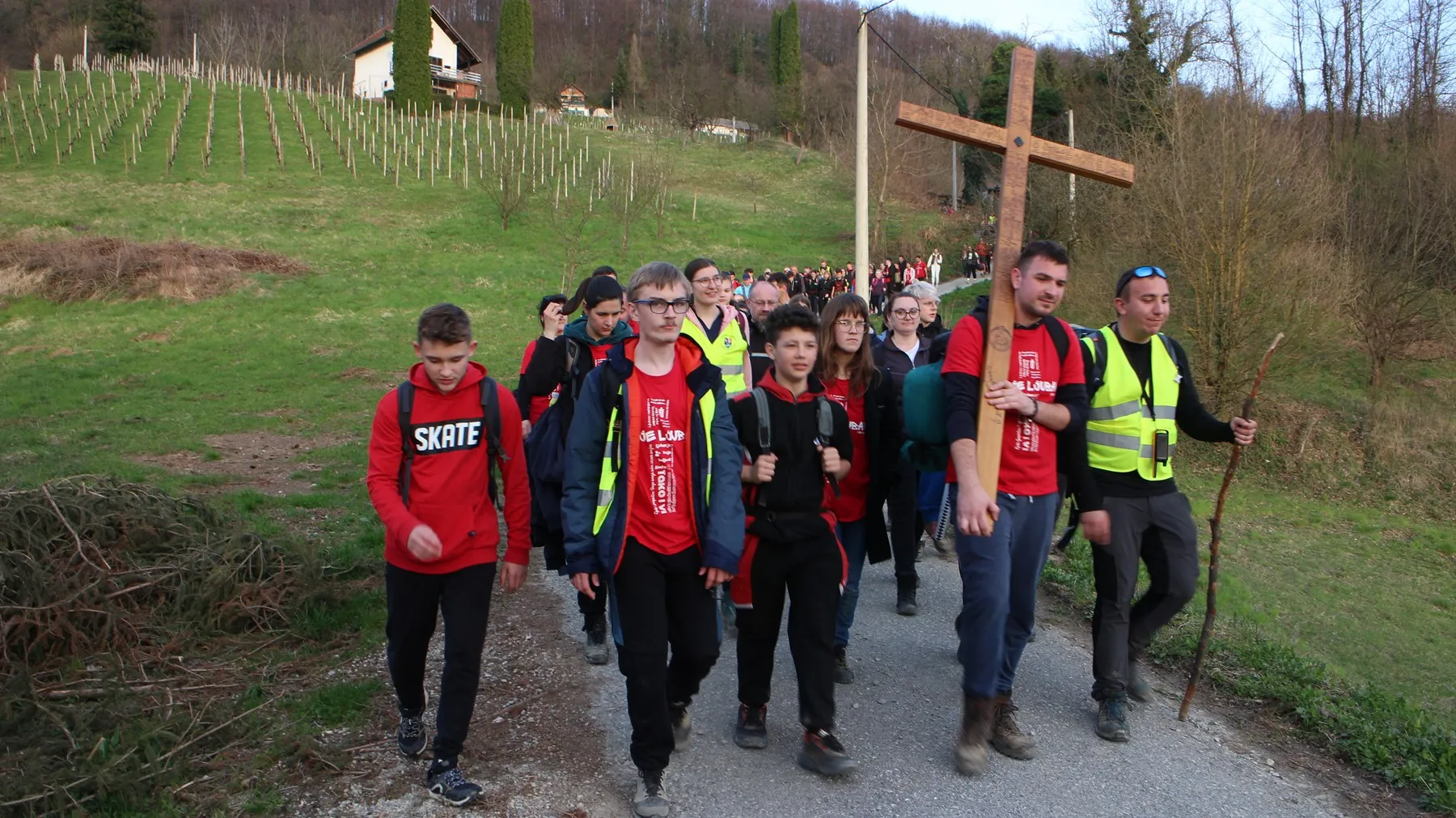 Križni put mladih Varaždinske biskupije (19) Križni put mladih Varaždinske biskupije (19)