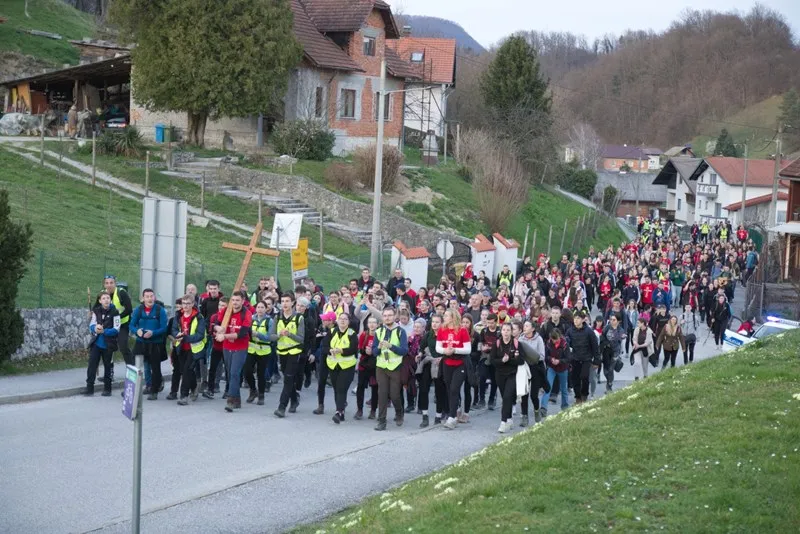 Križni put mladih Varaždinske biskupije (23) Križni put mladih Varaždinske biskupije (23)