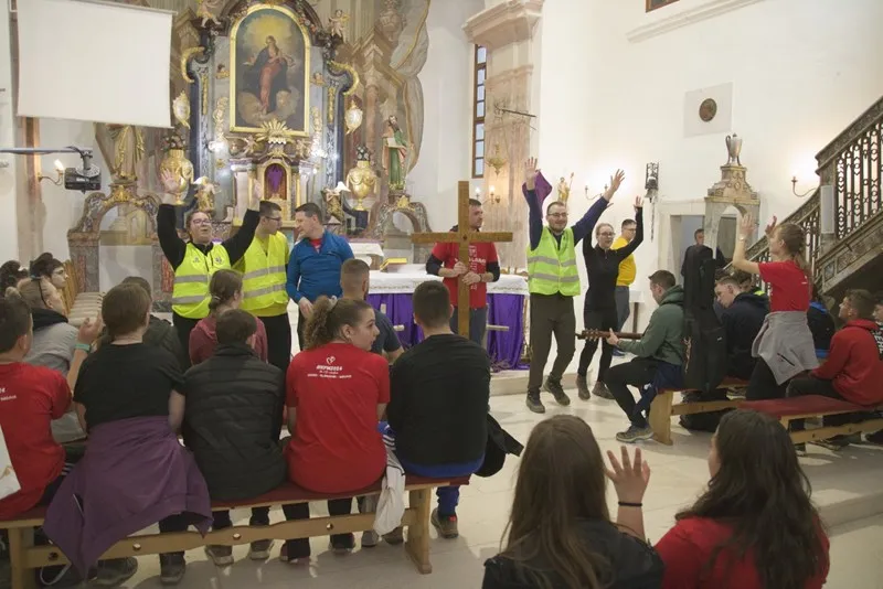 Križni put mladih Varaždinske biskupije (25) Križni put mladih Varaždinske biskupije (25)