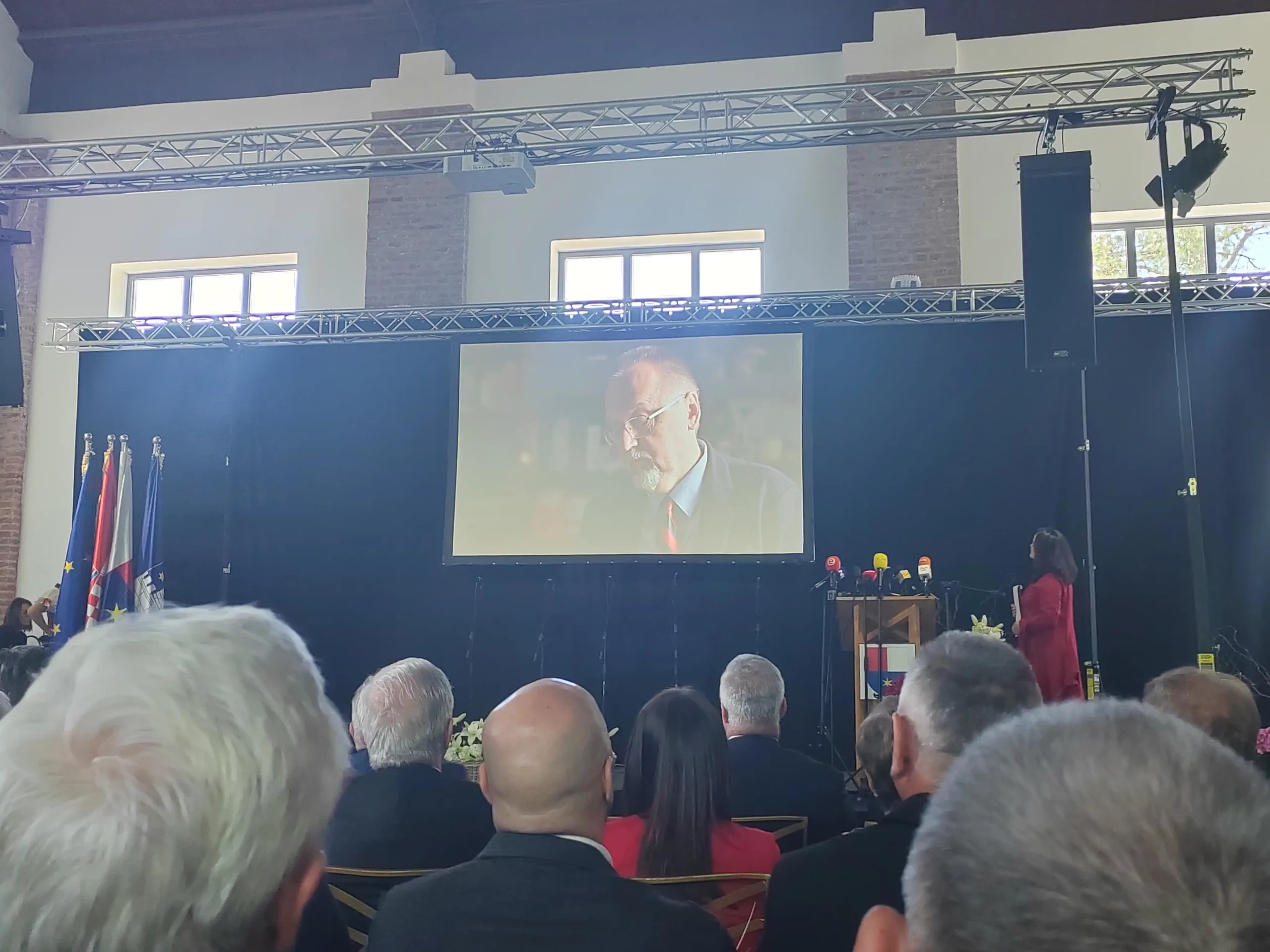 Krunoslav Mikulan nagrađen nagradom Zrinski (2)