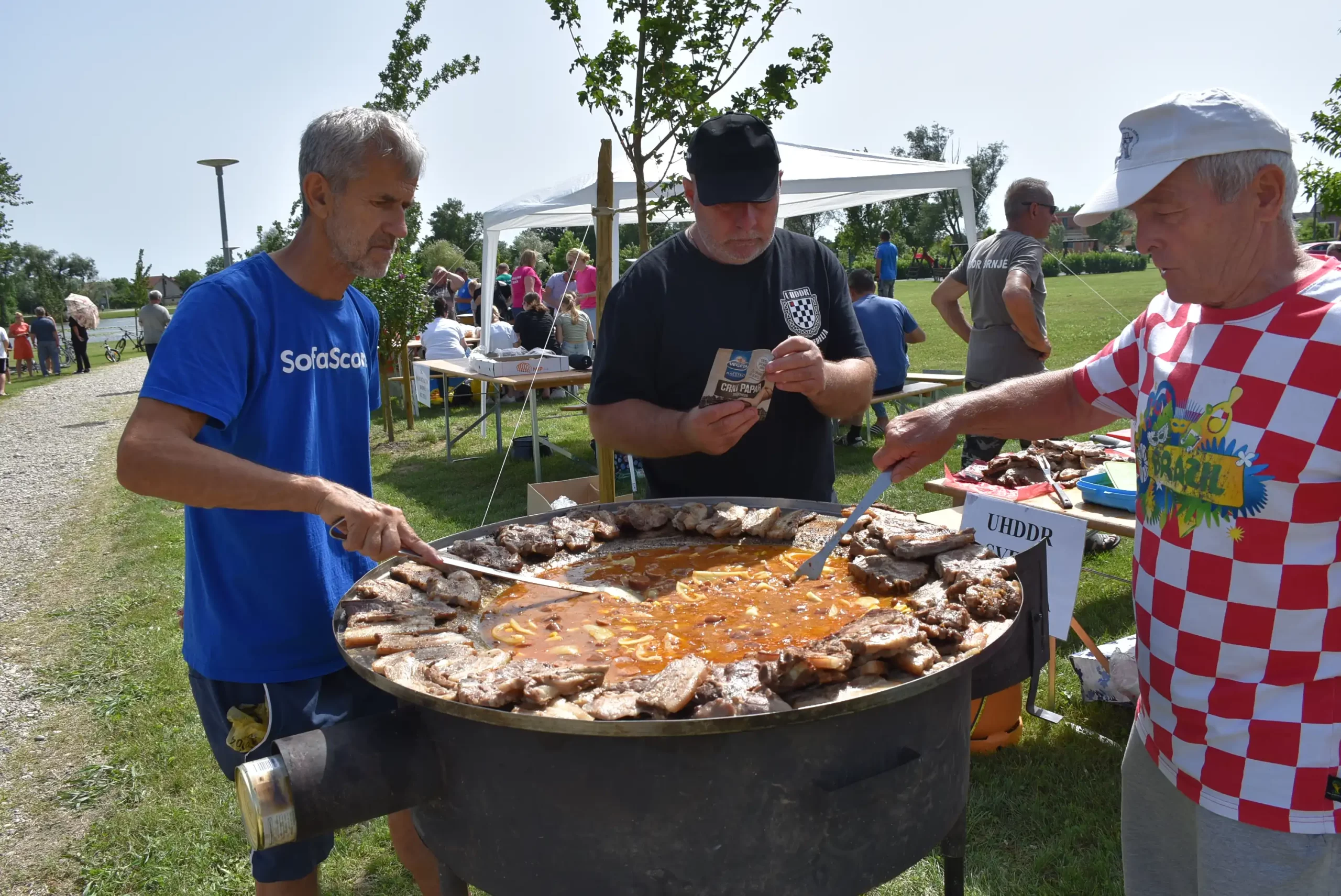 Kuhanje u Goričanu (3) Kuhanje u Goričanu (3)