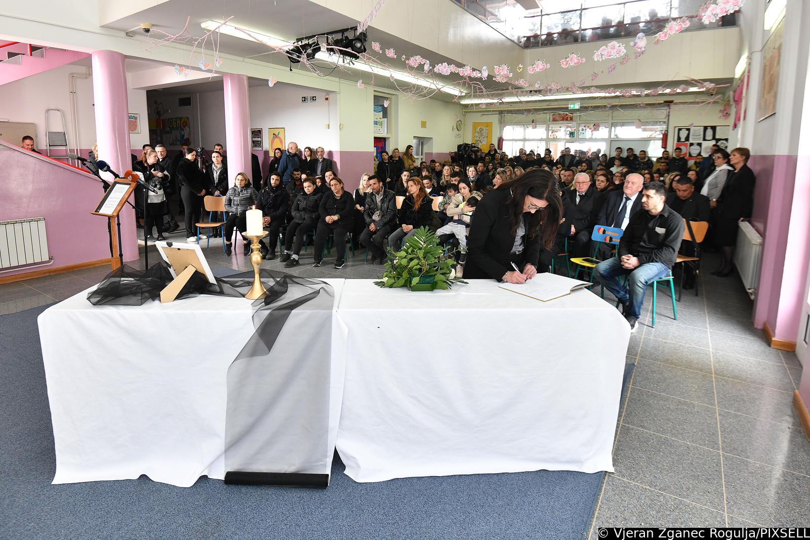 Kuršanec: U OŠ Kuršanec održana komemoracija za djecu stradalu u požaru