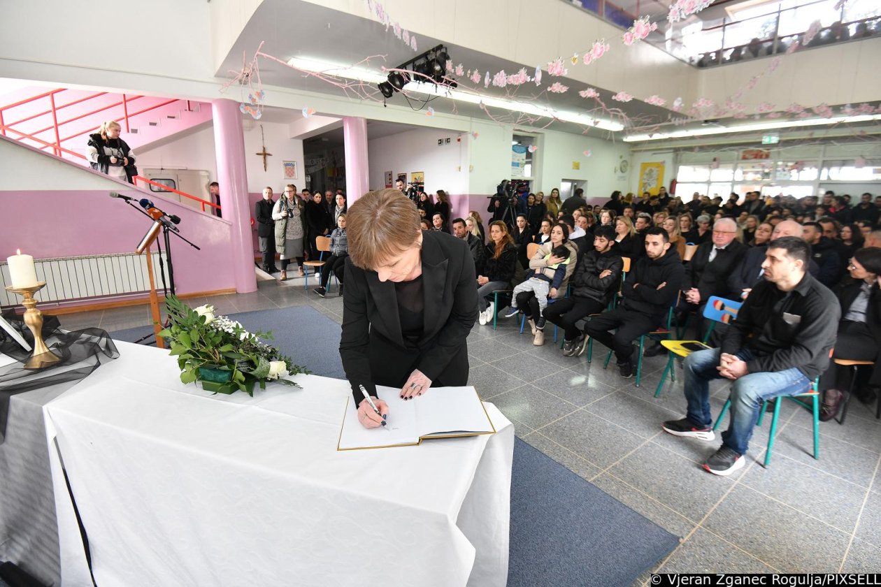 Kuršanec: U OŠ Kuršanec održana komemoracija za djecu stradalu u požaru