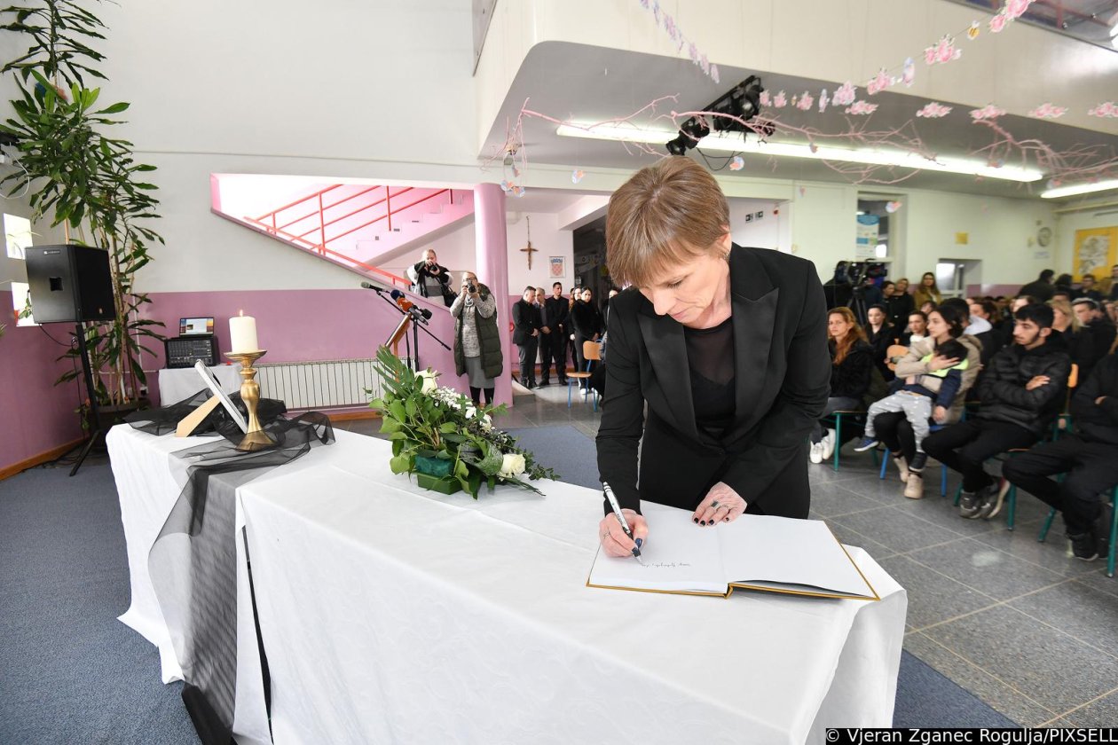 Kuršanec: U OŠ Kuršanec održana komemoracija za djecu stradalu u požaru