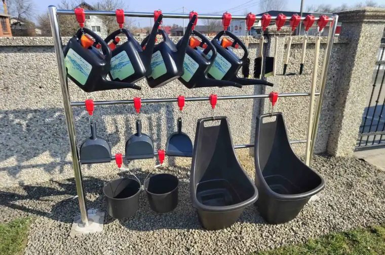 LAKŠE ODRŽAVANJE Na groblju u Svetom Martinu na Muri postavljeni stalci s alatom za održavanje grobova (4)