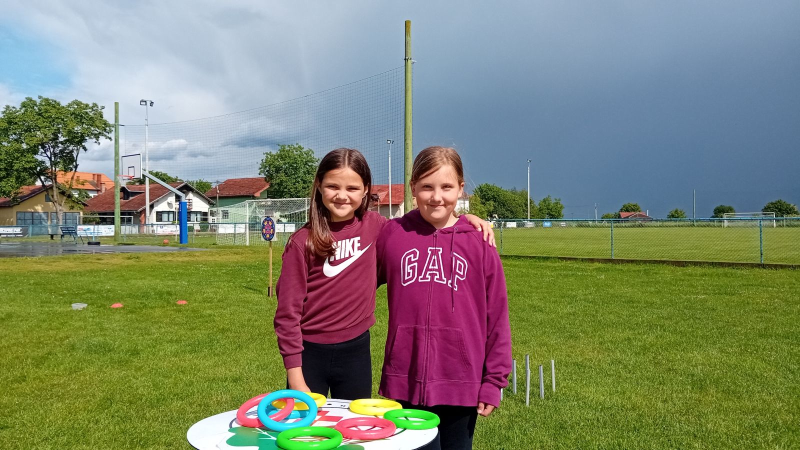 LAURA KRALJ I LEDA NOVAK (1) LAURA KRALJ I LEDA NOVAK (1)