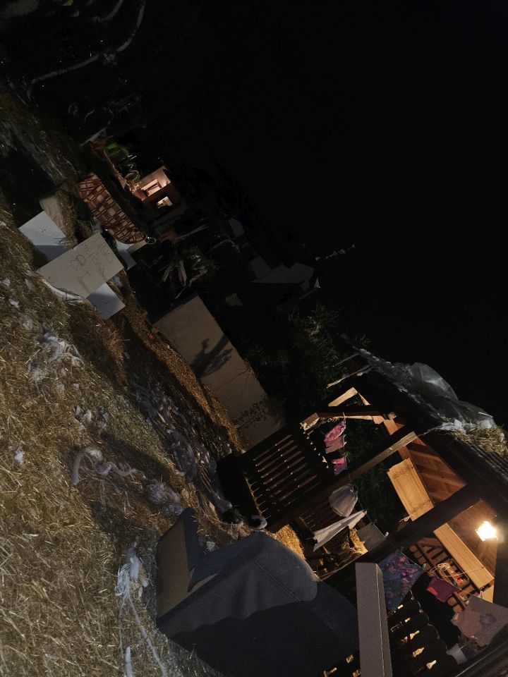 LJUBAV I OBIČAJI Veselo potepanje kod friško zaručenih Melisse Hemar i Dine Škilje (1) LJUBAV I OBIČAJI Veselo potepanje kod friško zaručenih Melisse Hemar i Dine Škilje (1)