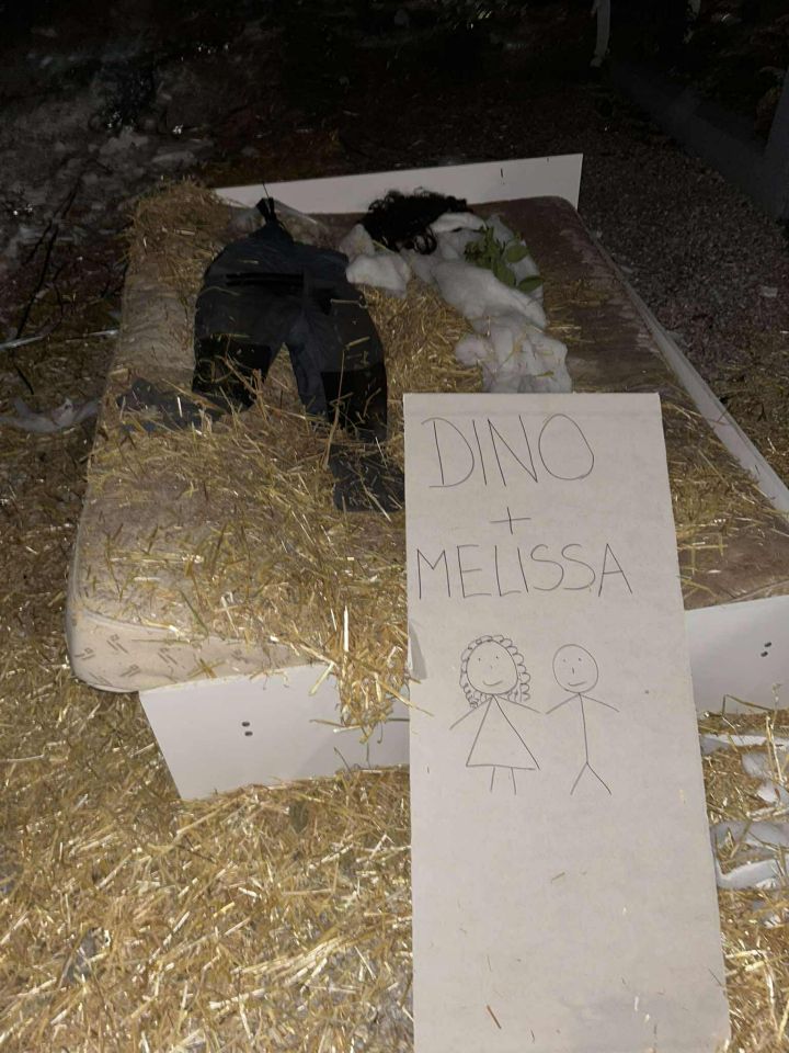 LJUBAV I OBIČAJI Veselo potepanje kod friško zaručenih Melisse Hemar i Dine Škilje (5) LJUBAV I OBIČAJI Veselo potepanje kod friško zaručenih Melisse Hemar i Dine Škilje (5)