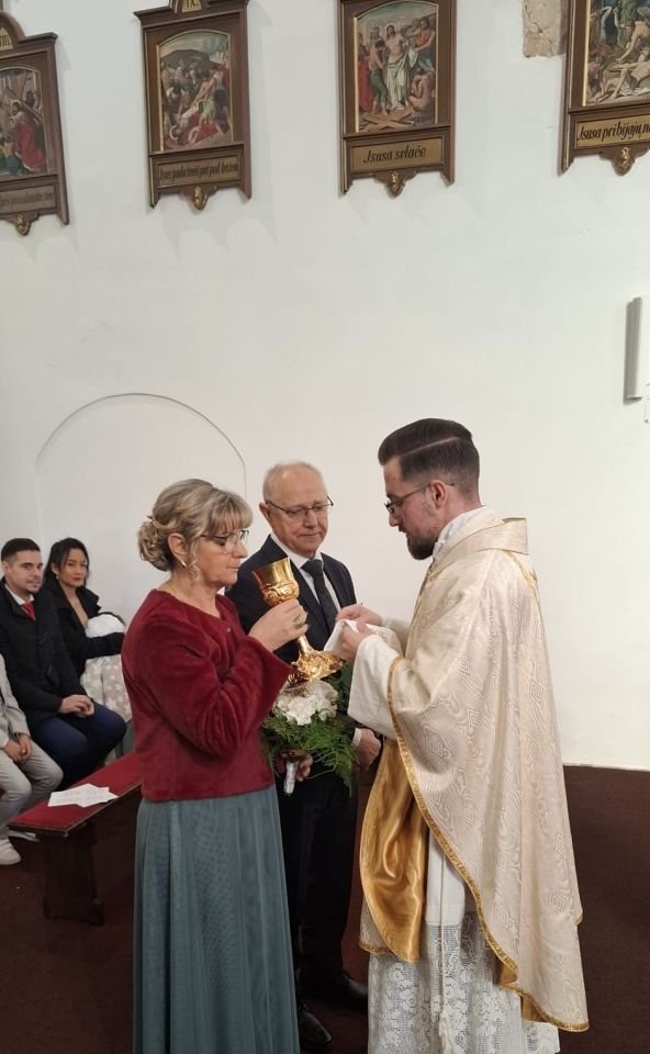 LJUBAV I VJERA Zlatni jubilej braka Antuna i Danice Šafarić obilježen u Župi Presvetog Trojstva u Nedelišću (1)