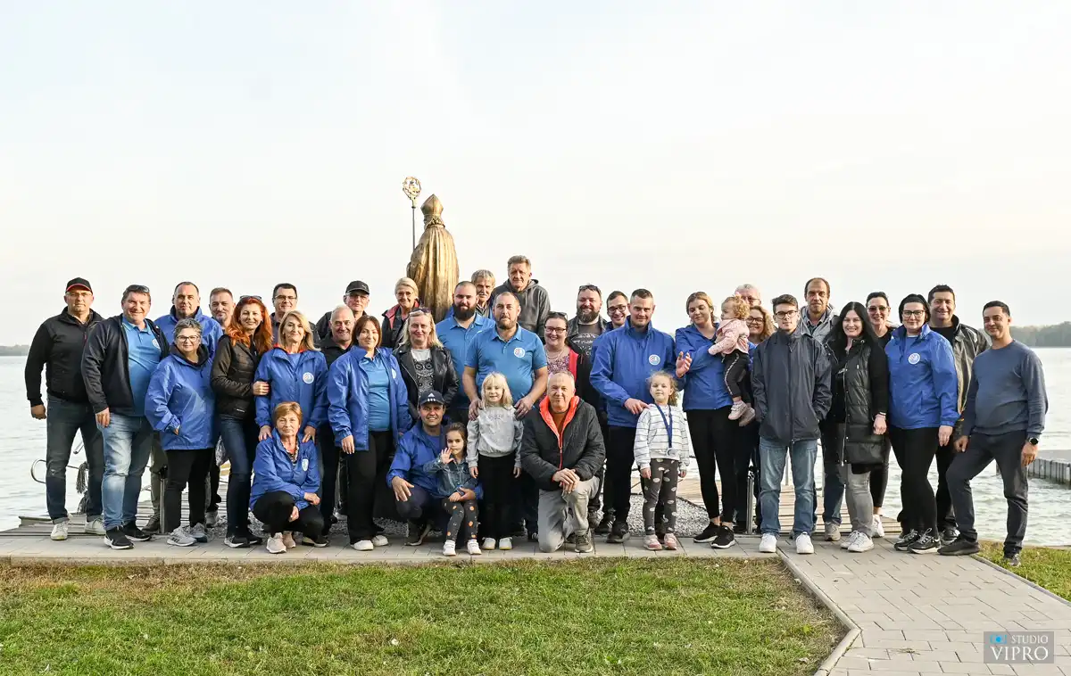 Labud Kestnijada (13) Labud Kestnijada (13)