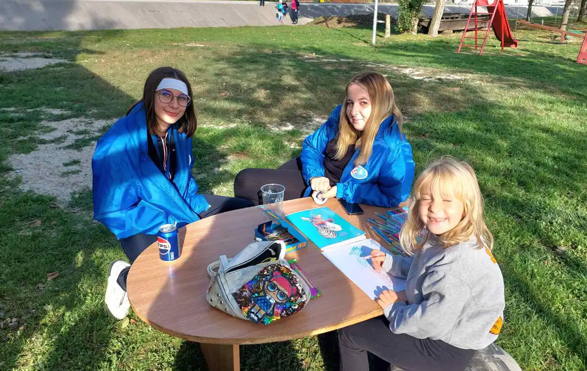 Labud Kestnijada (16) Labud Kestnijada (16)