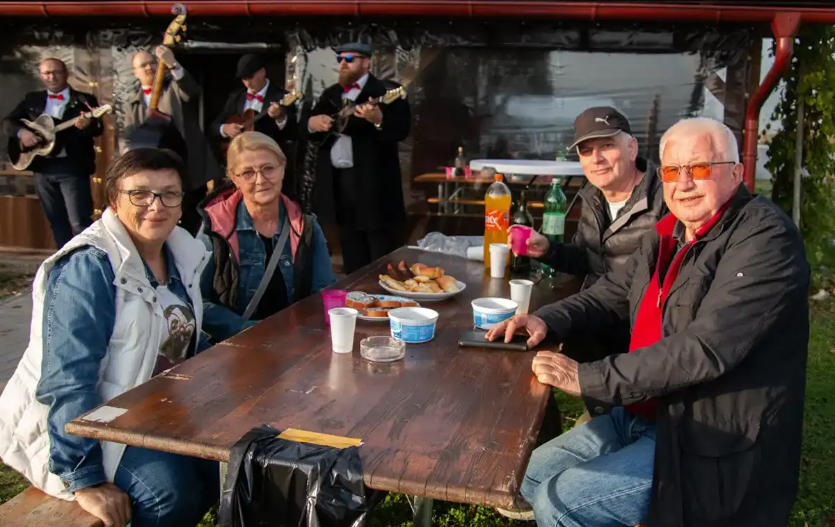 Labud Kestnijada (19) Labud Kestnijada (19)