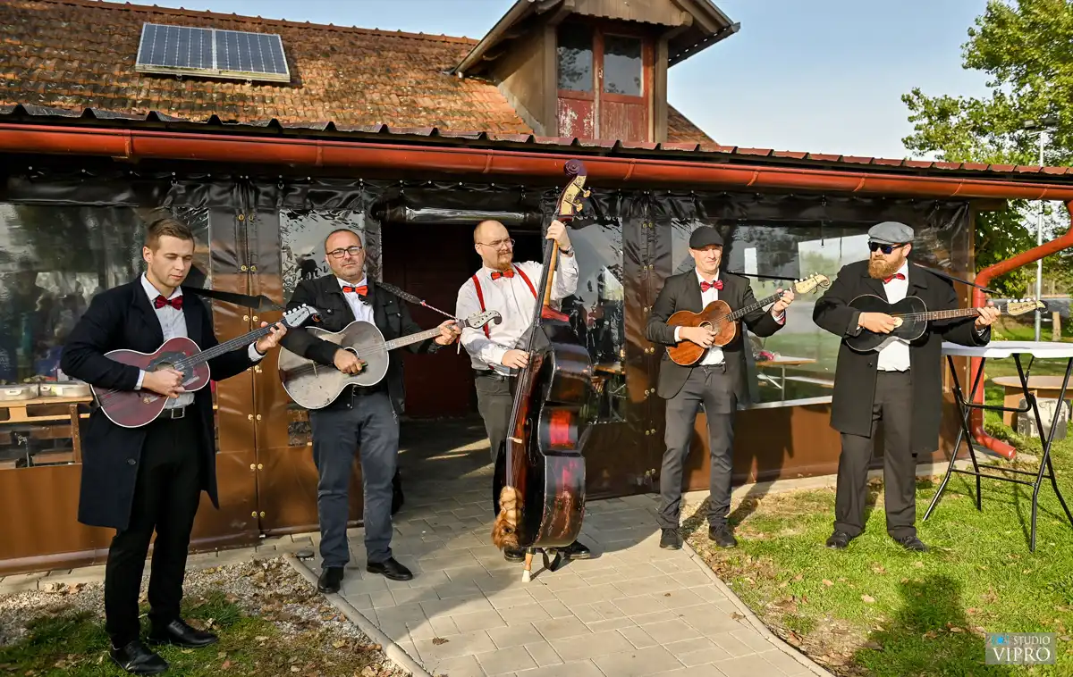 Labud Kestnijada (3) Labud Kestnijada (3)