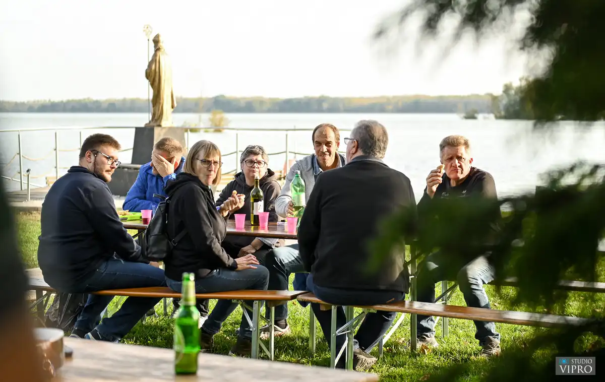 Labud Kestnijada (9) Labud Kestnijada (9)