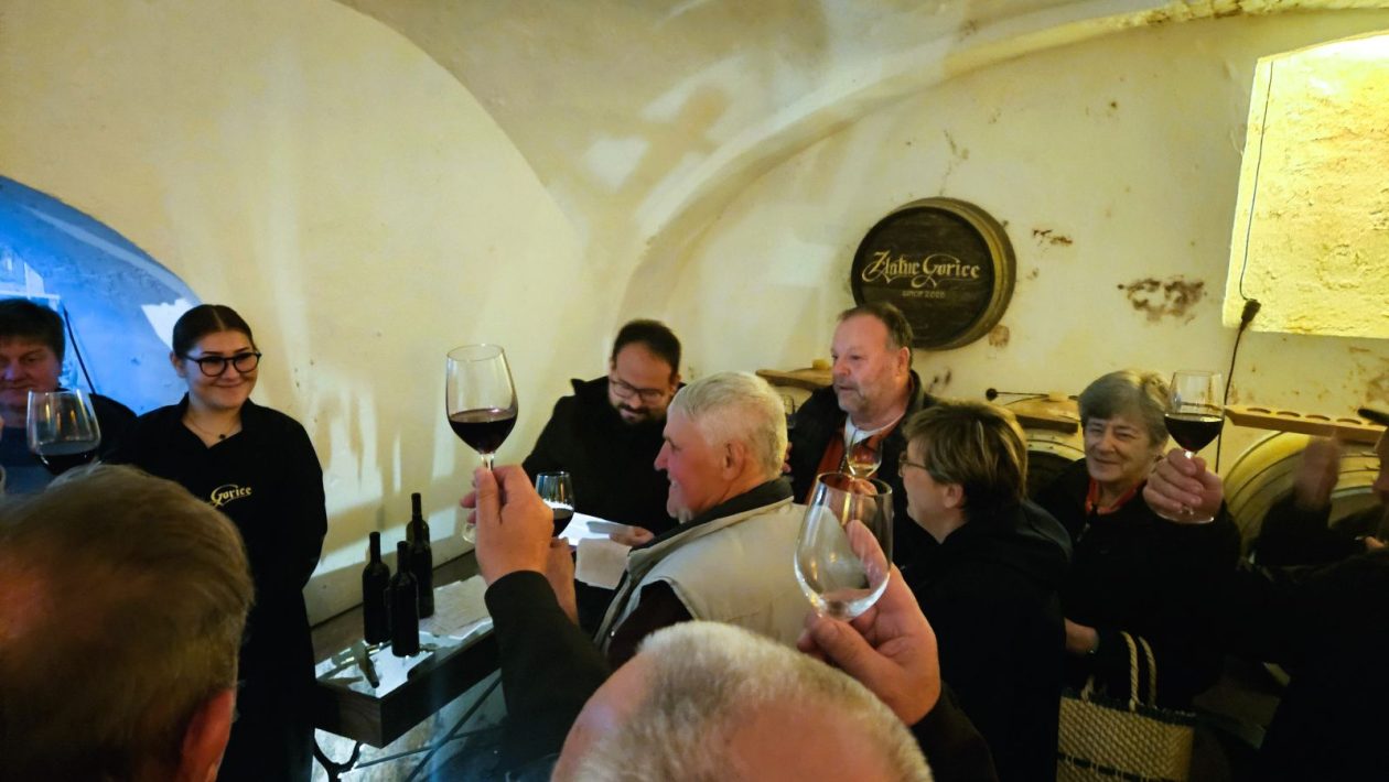 Lag Bregi i doli 1 Lag Bregi i doli 1