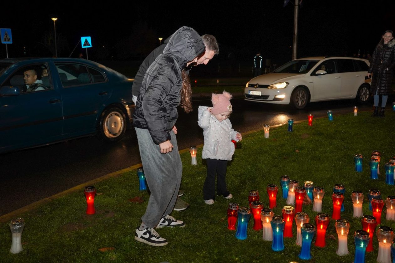 Lampioni Vukovar Dan sjećanja Kolona sjećanja vijenac polaganje vijenaca (20)