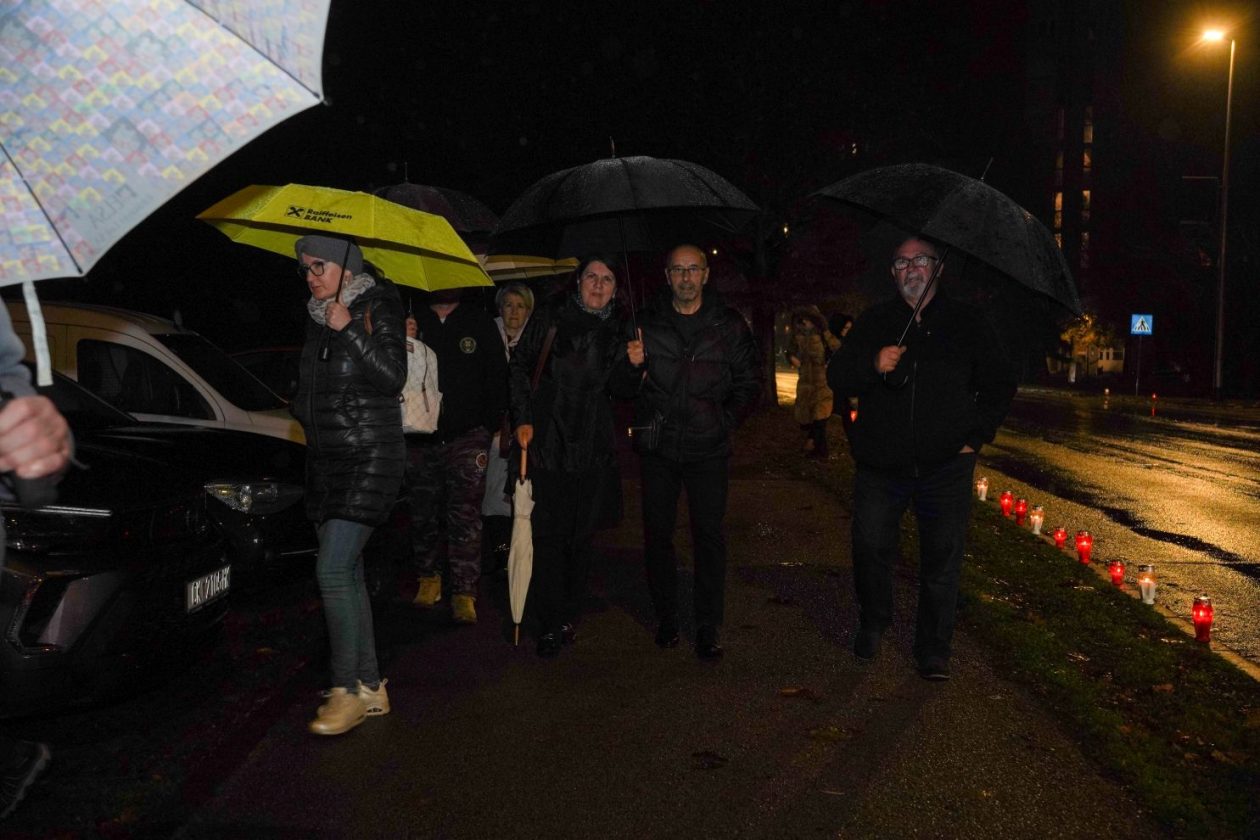 Lampioni Vukovar Dan sjećanja Kolona sjećanja vijenac polaganje vijenaca (23)