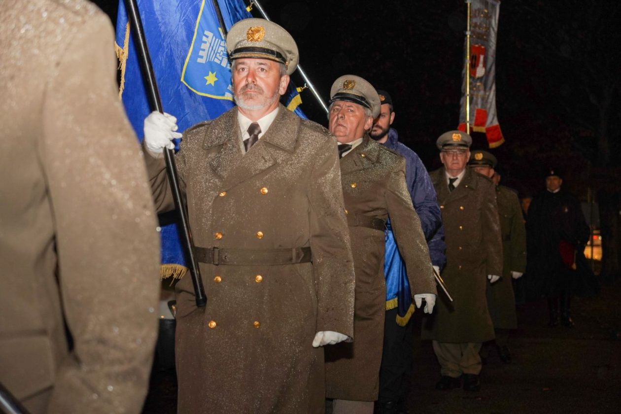 Lampioni Vukovar Dan sjećanja Kolona sjećanja vijenac polaganje vijenaca (28)