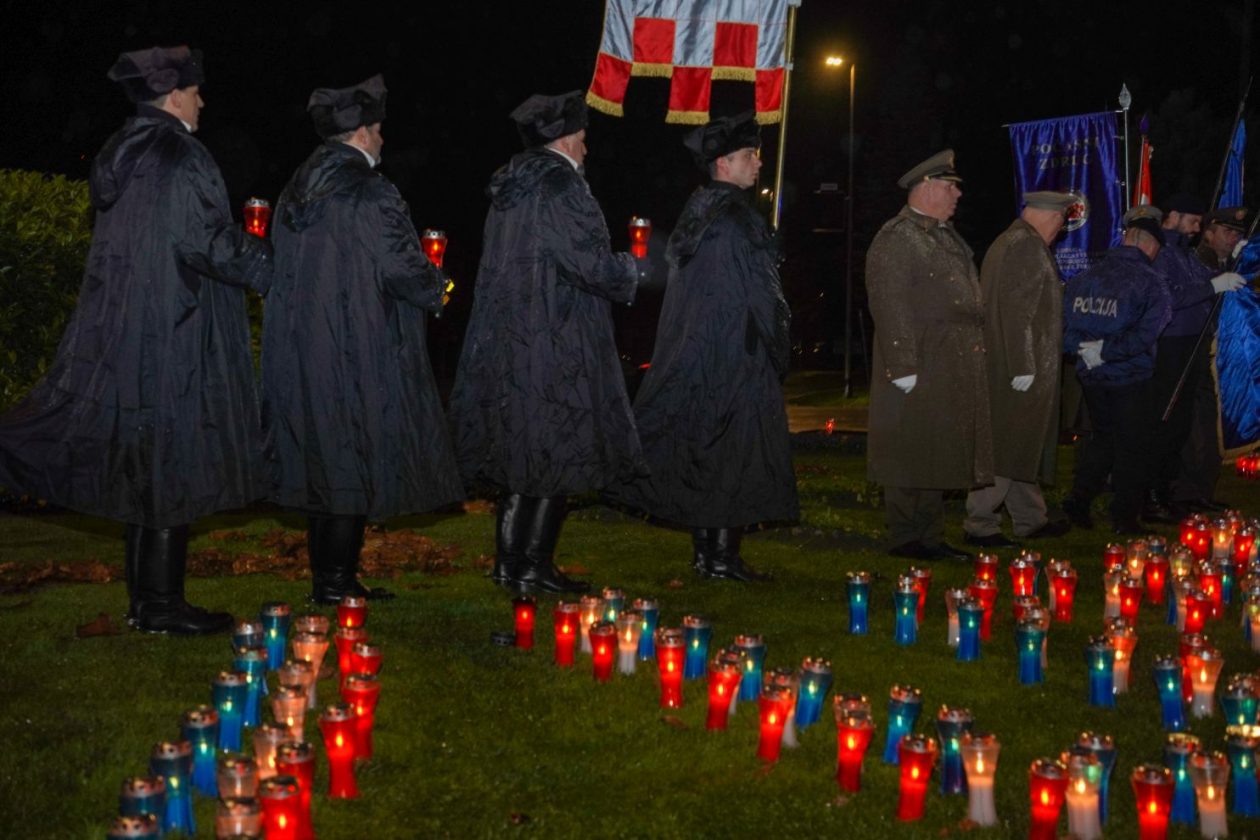 Lampioni Vukovar Dan sjećanja Kolona sjećanja vijenac polaganje vijenaca (39)