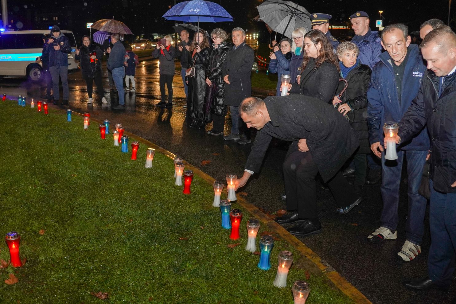 Lampioni Vukovar Dan sjećanja Kolona sjećanja vijenac polaganje vijenaca (45)