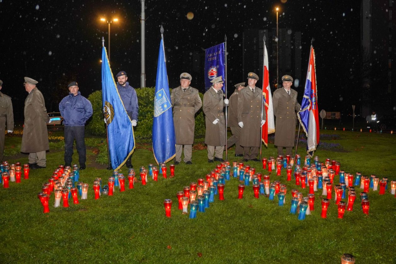 Lampioni Vukovar Dan sjećanja Kolona sjećanja vijenac polaganje vijenaca (49)