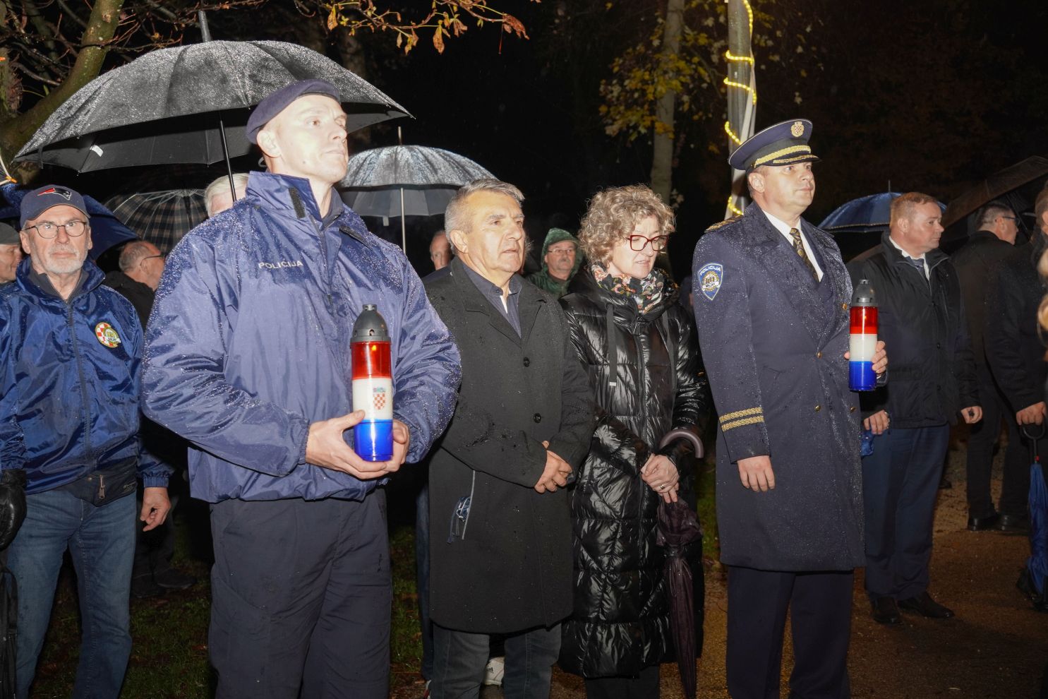Lampioni Vukovar Dan sjećanja Kolona sjećanja vijenac polaganje vijenaca (59)