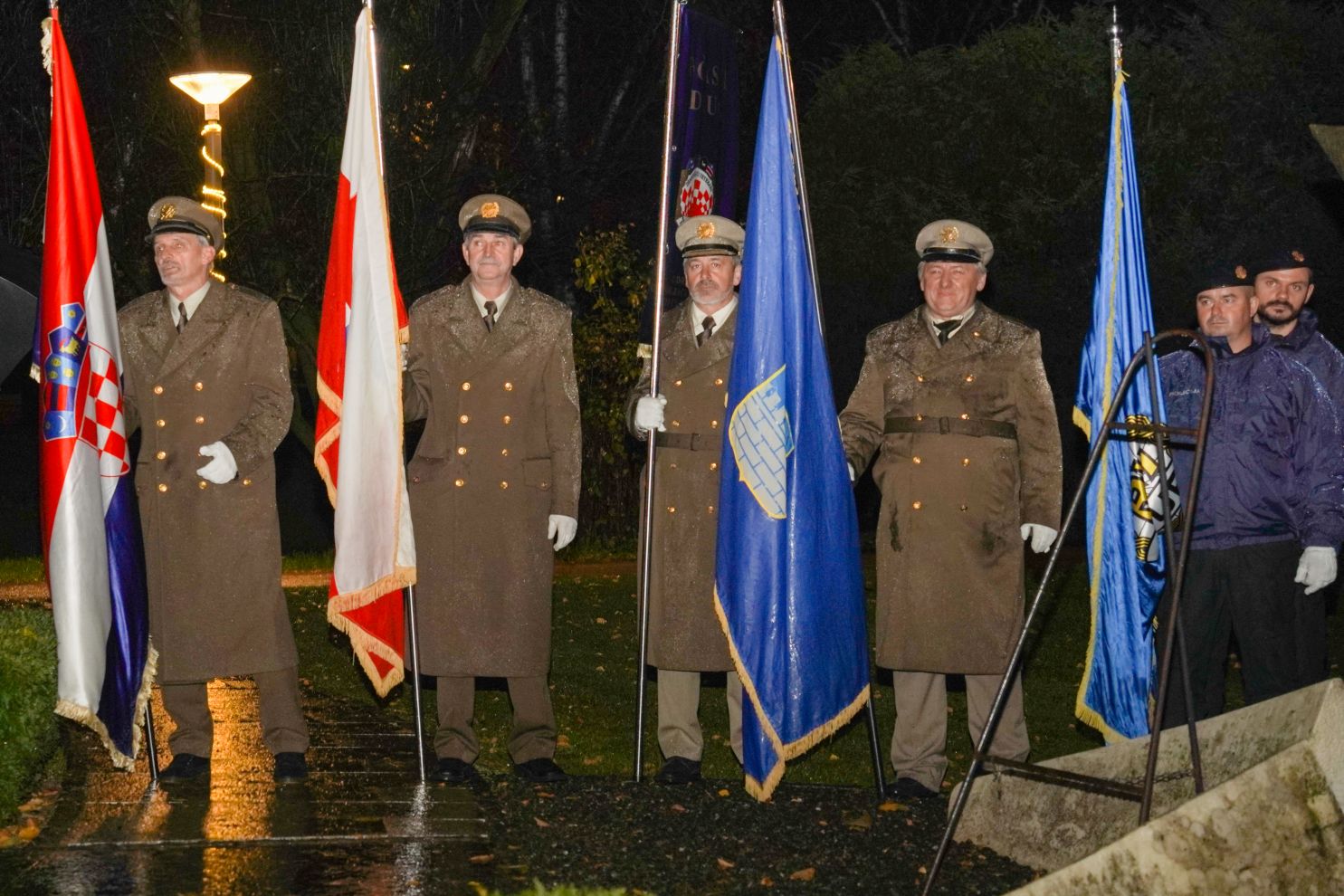 Lampioni Vukovar Dan sjećanja Kolona sjećanja vijenac polaganje vijenaca (60)