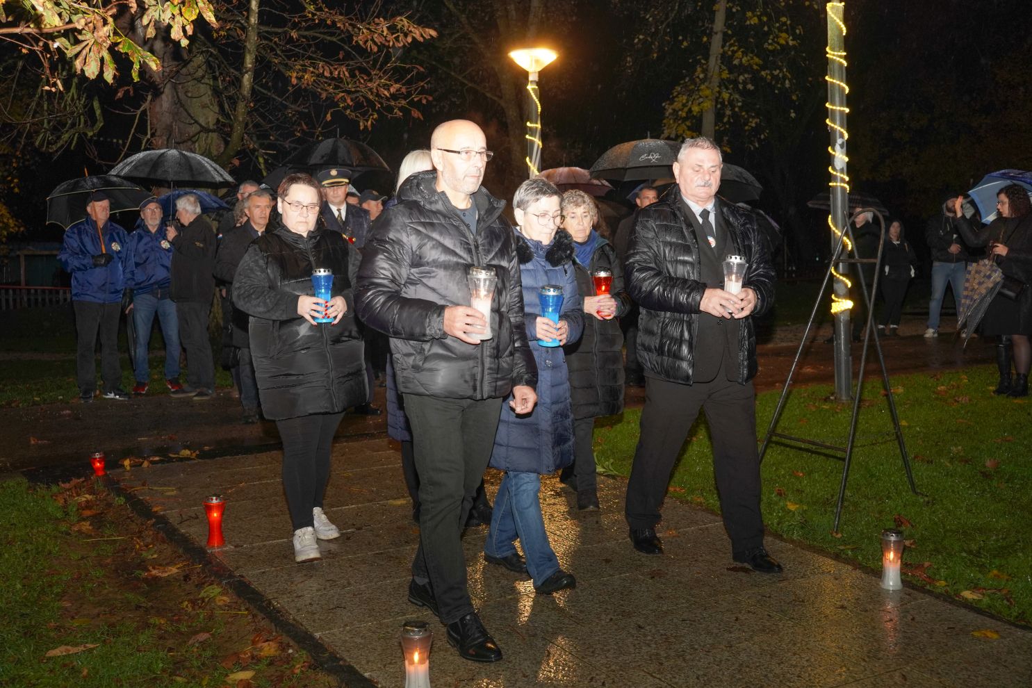 Lampioni Vukovar Dan sjećanja Kolona sjećanja vijenac polaganje vijenaca (66)