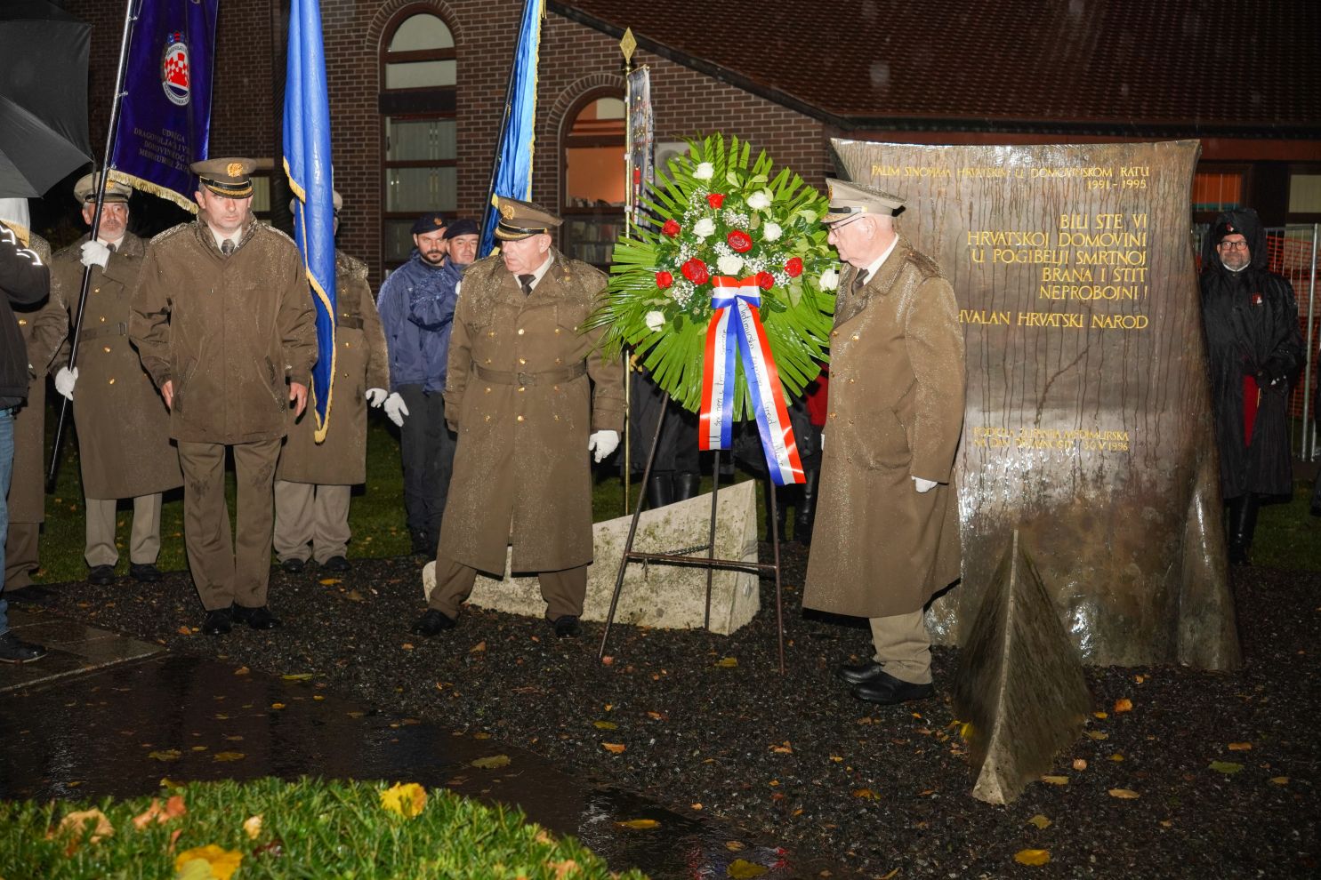 Lampioni Vukovar Dan sjećanja Kolona sjećanja vijenac polaganje vijenaca (67)