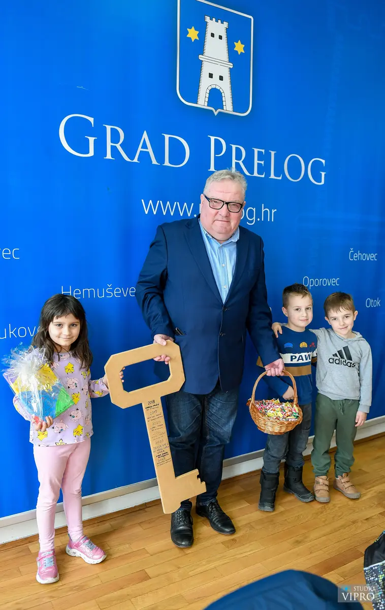 Lavići iz Vesele loptice vratili gradske ključeve (4) Lavići iz Vesele loptice vratili gradske ključeve (4)