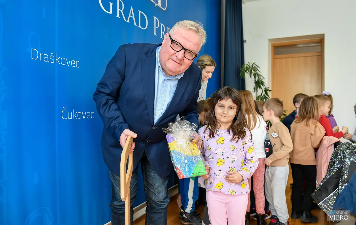 Lavići iz Vesele loptice vratili gradske ključeve (5) Lavići iz Vesele loptice vratili gradske ključeve (5)