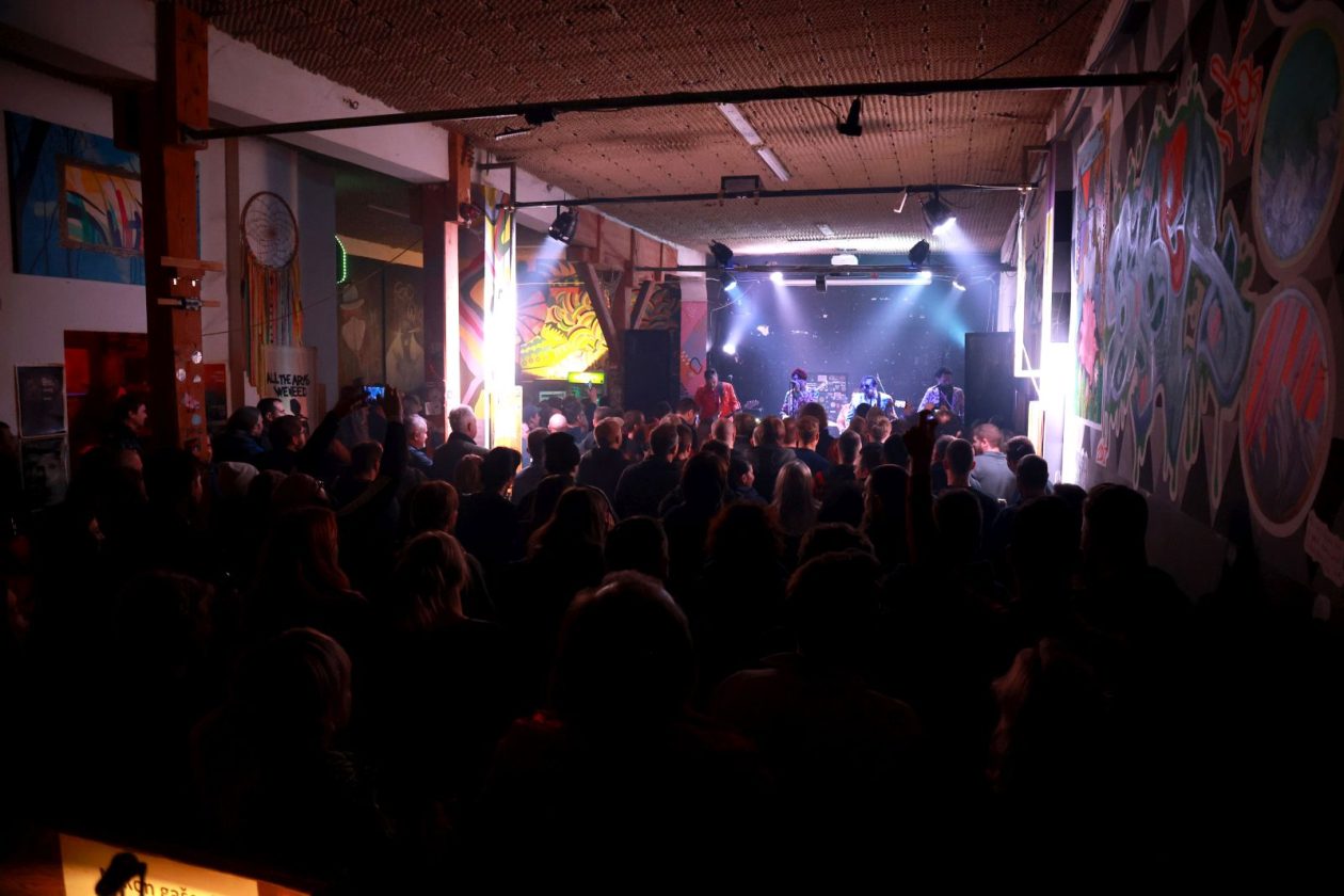 Let 3 Prostor Zlatko Vrzan 32 Let 3 Prostor Zlatko Vrzan 32