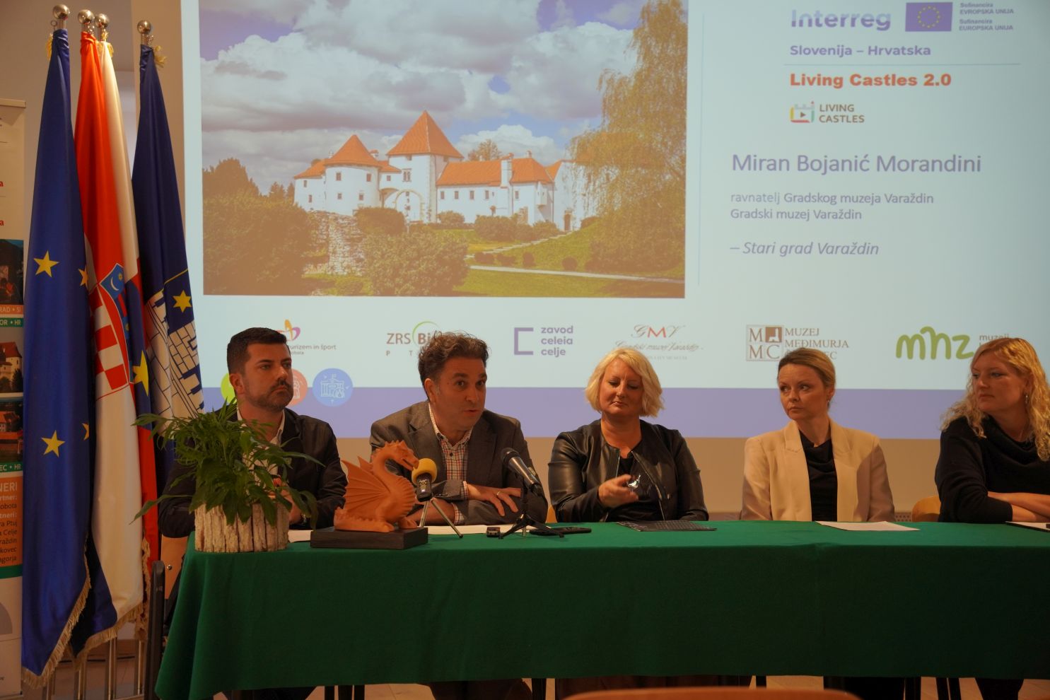 Living Castles 2 (8) Living Castles 2 (8)