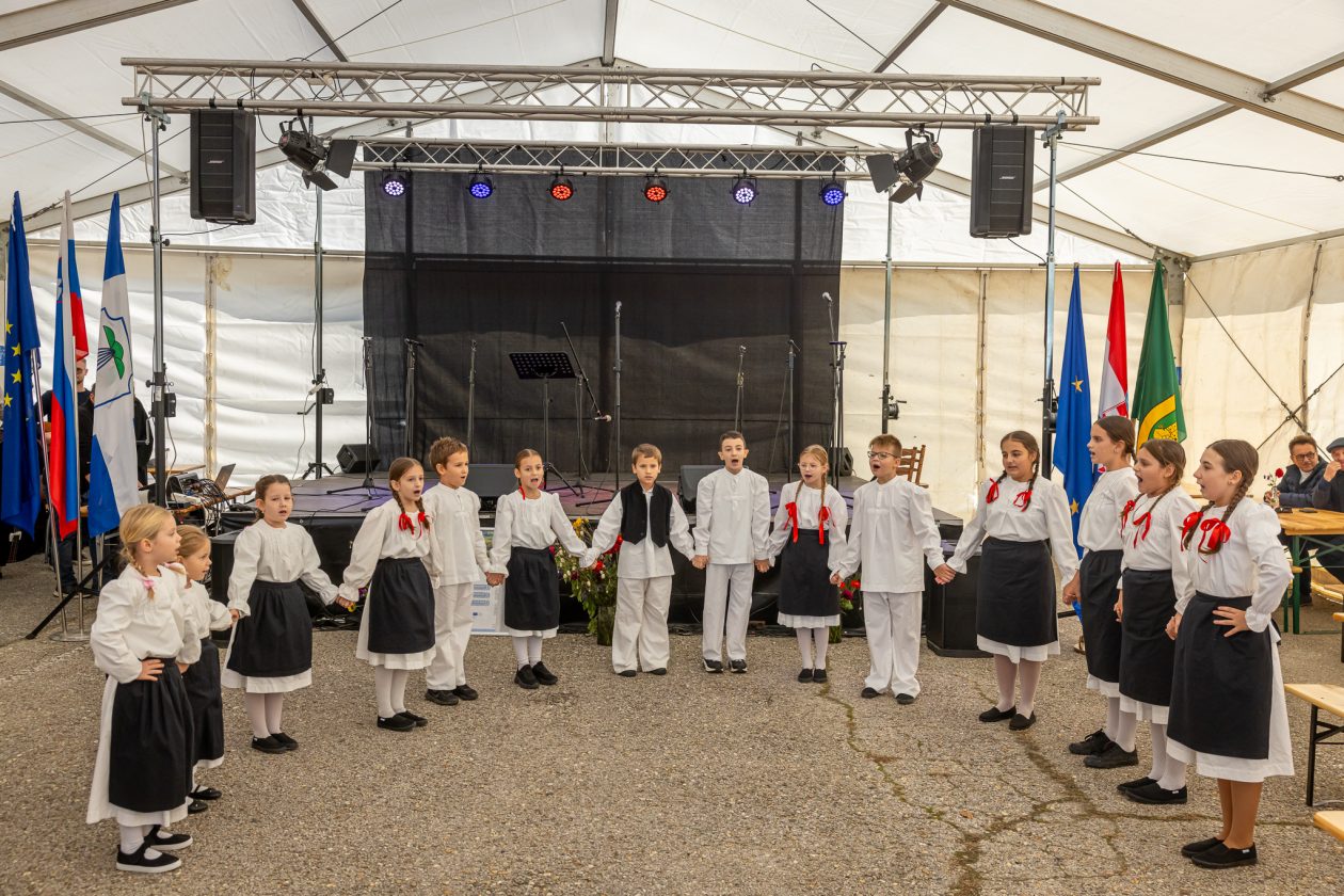 Local4locals – Gibina 32