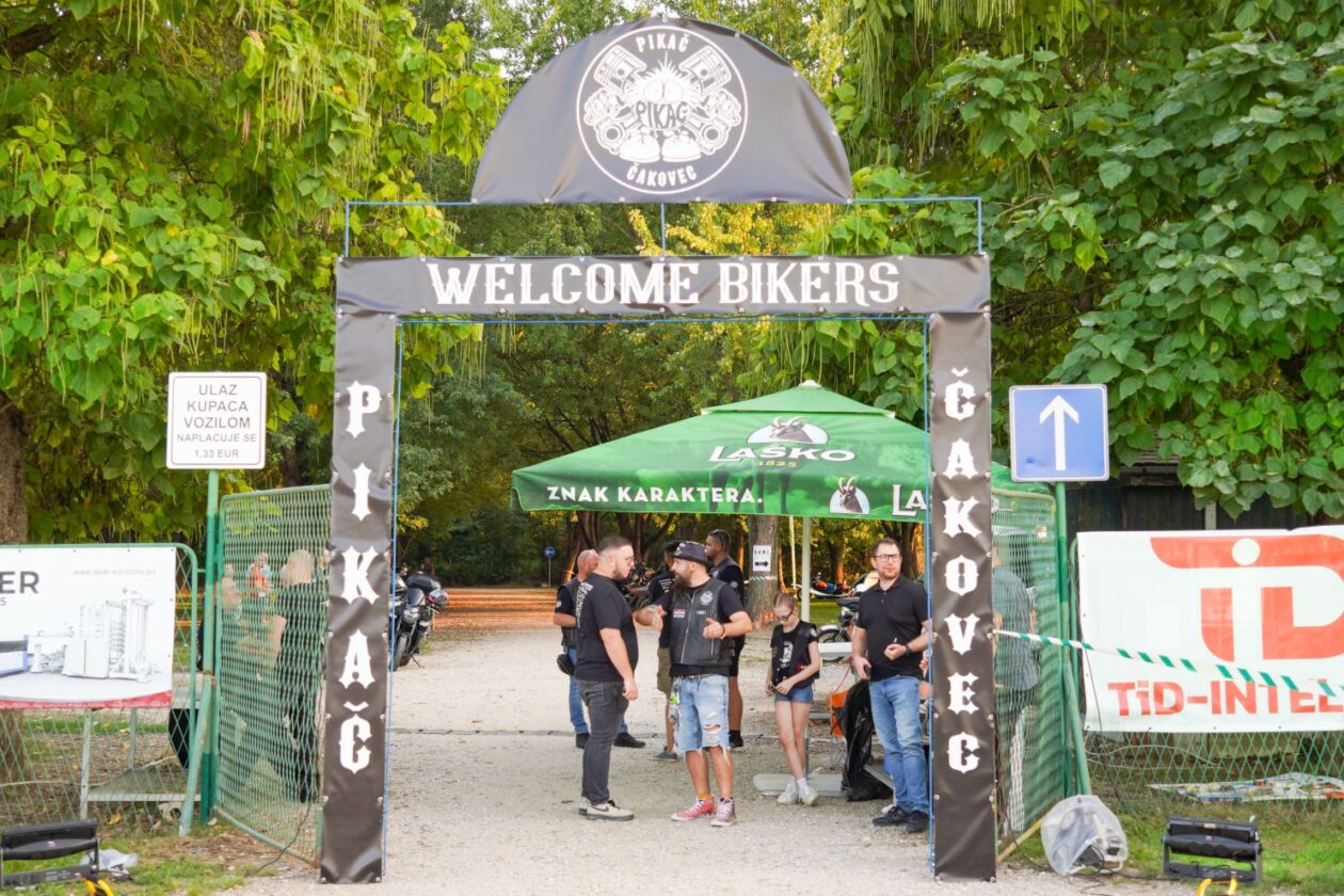 Lucija Mikec narukvice (6) Lucija Mikec narukvice (6)