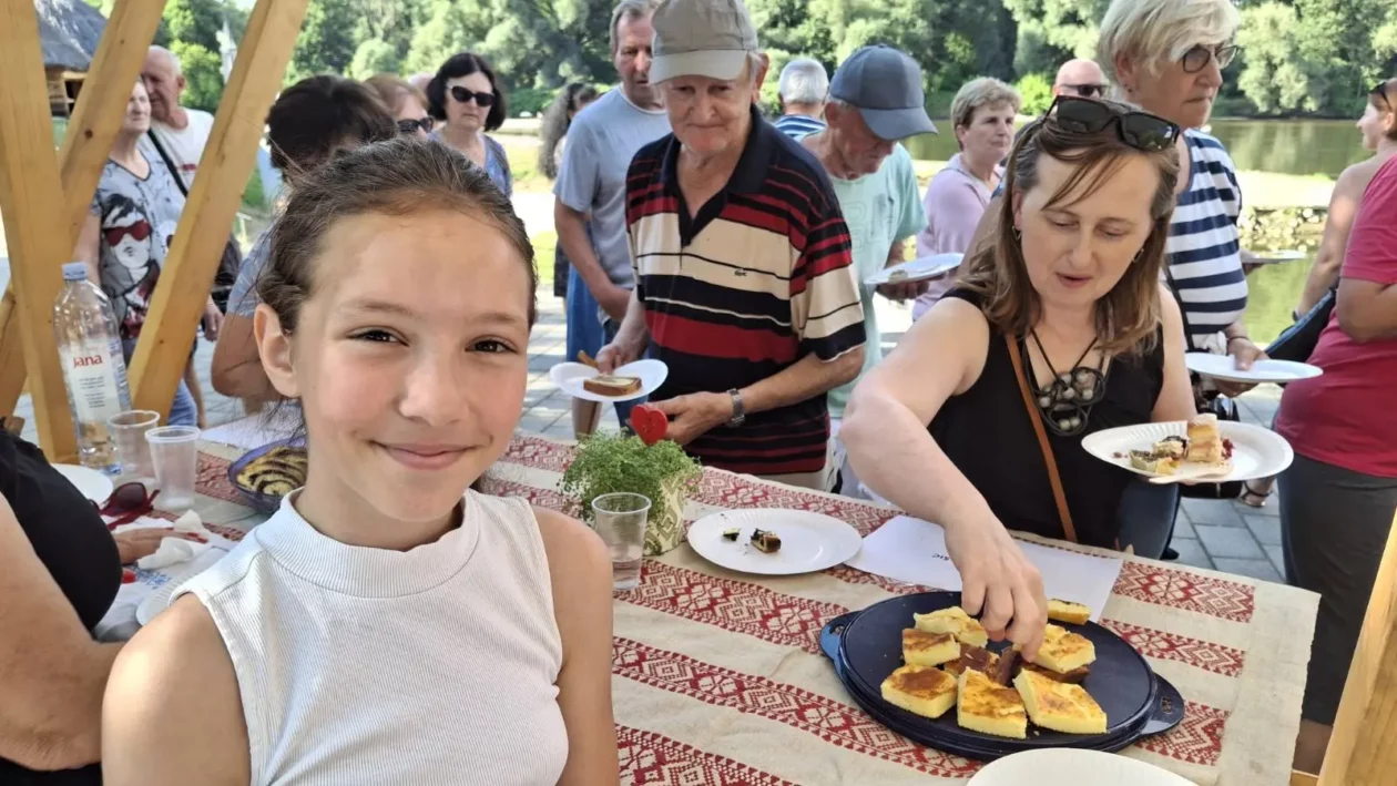 Lucija i Ingrid Matjašić, Mursko Središće, kolači, natjecanje (5)