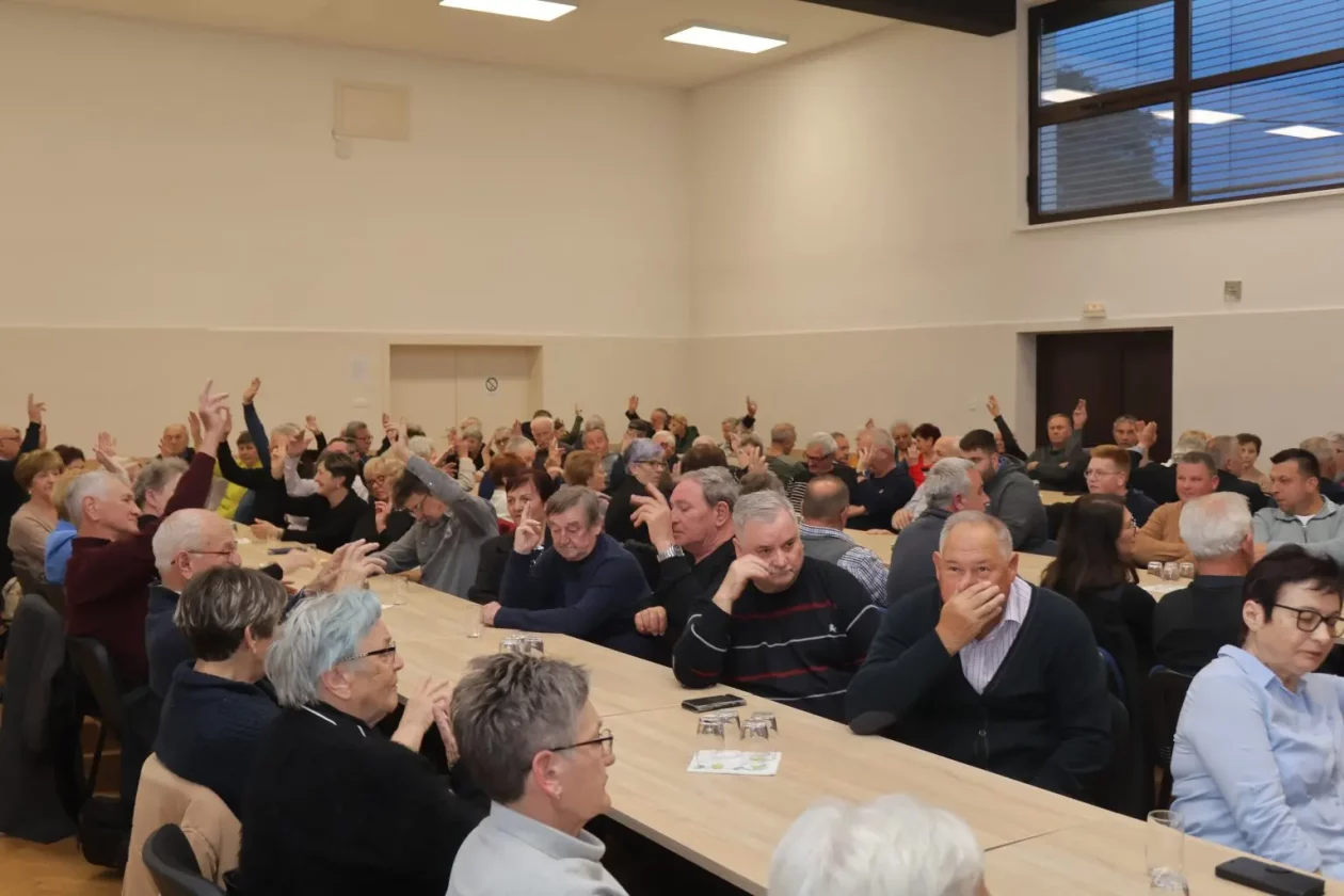 MAČKOVEC Umirovljenici (13) MAČKOVEC Umirovljenici (13)