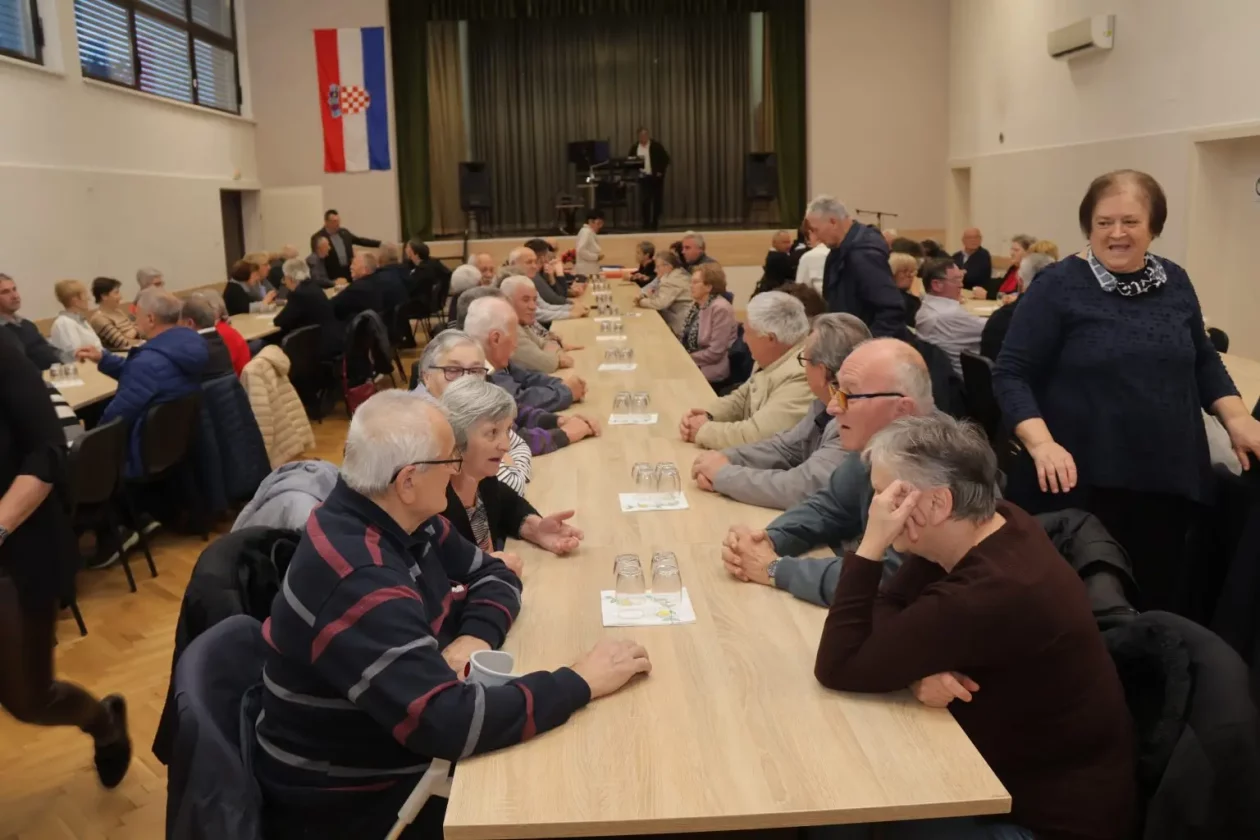 MAČKOVEC Umirovljenici (17) MAČKOVEC Umirovljenici (17)