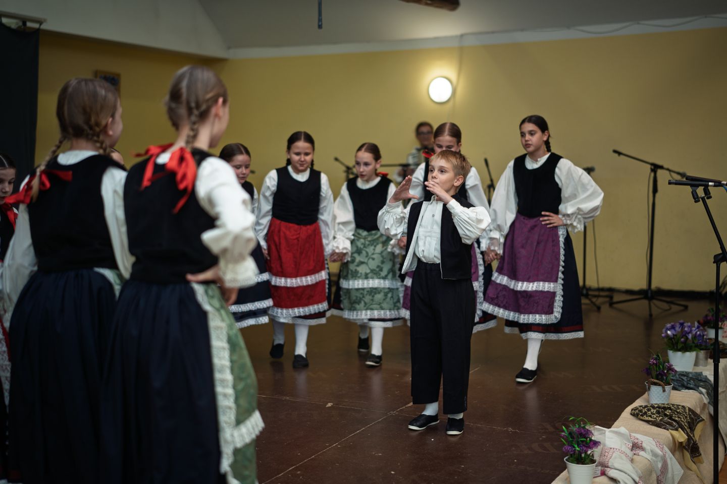 ‘MAJCI NA DAR’ Deset godina dječje folklorne radosti u Donjem Vidovcu (1) ‘MAJCI NA DAR’ Deset godina dječje folklorne radosti u Donjem Vidovcu (1)