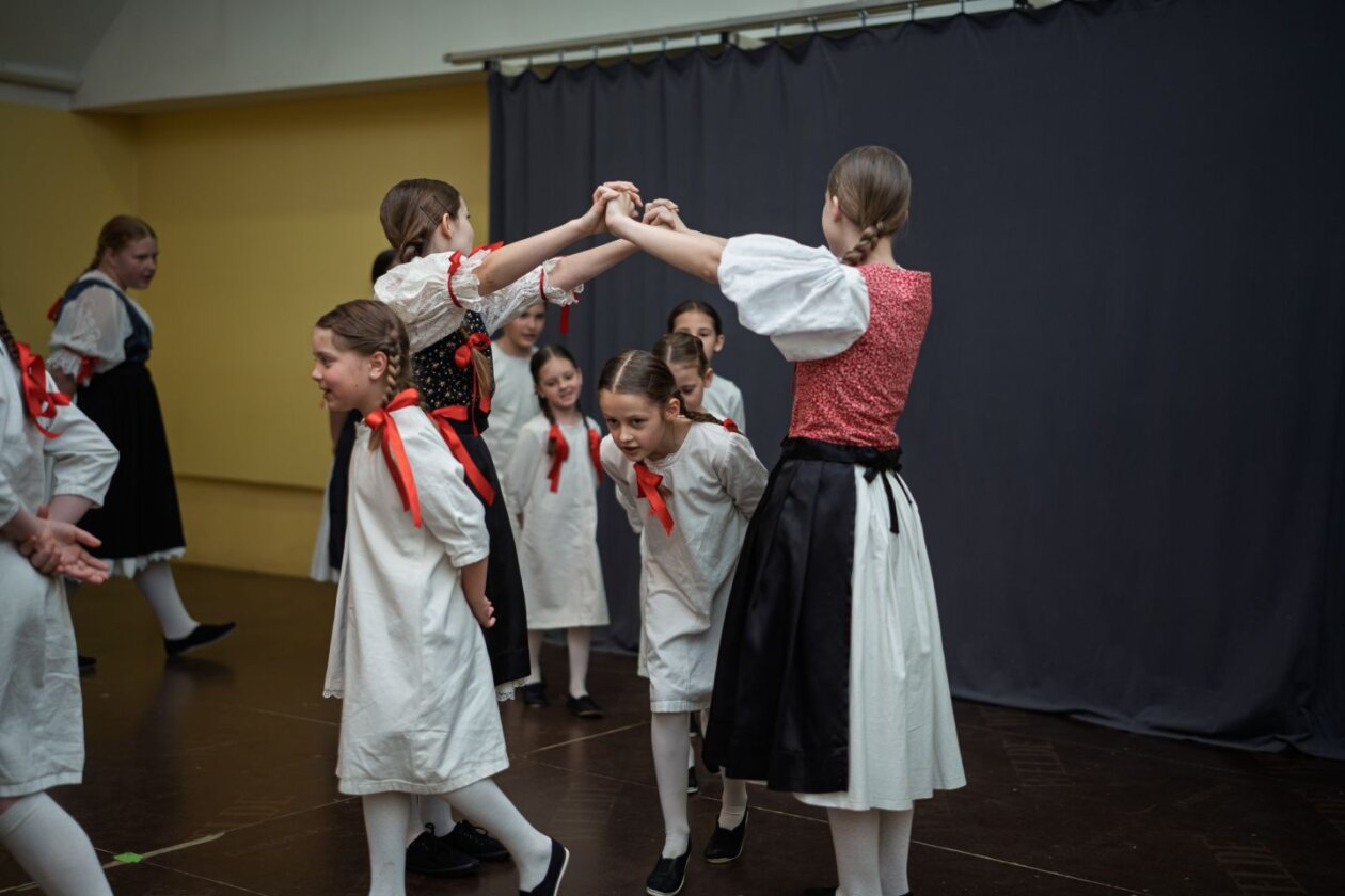 ‘MAJCI NA DAR’ Deset godina dječje folklorne radosti u Donjem Vidovcu (12) ‘MAJCI NA DAR’ Deset godina dječje folklorne radosti u Donjem Vidovcu (12)