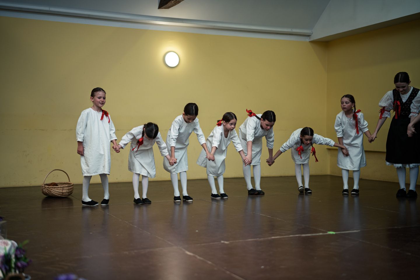 ‘MAJCI NA DAR’ Deset godina dječje folklorne radosti u Donjem Vidovcu (14) ‘MAJCI NA DAR’ Deset godina dječje folklorne radosti u Donjem Vidovcu (14)