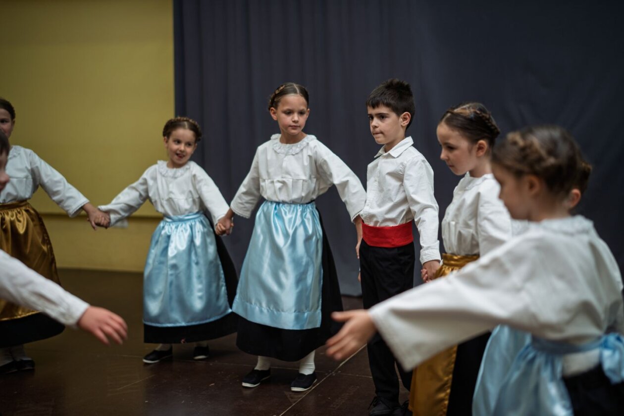 ‘MAJCI NA DAR’ Deset godina dječje folklorne radosti u Donjem Vidovcu (17) ‘MAJCI NA DAR’ Deset godina dječje folklorne radosti u Donjem Vidovcu (17)