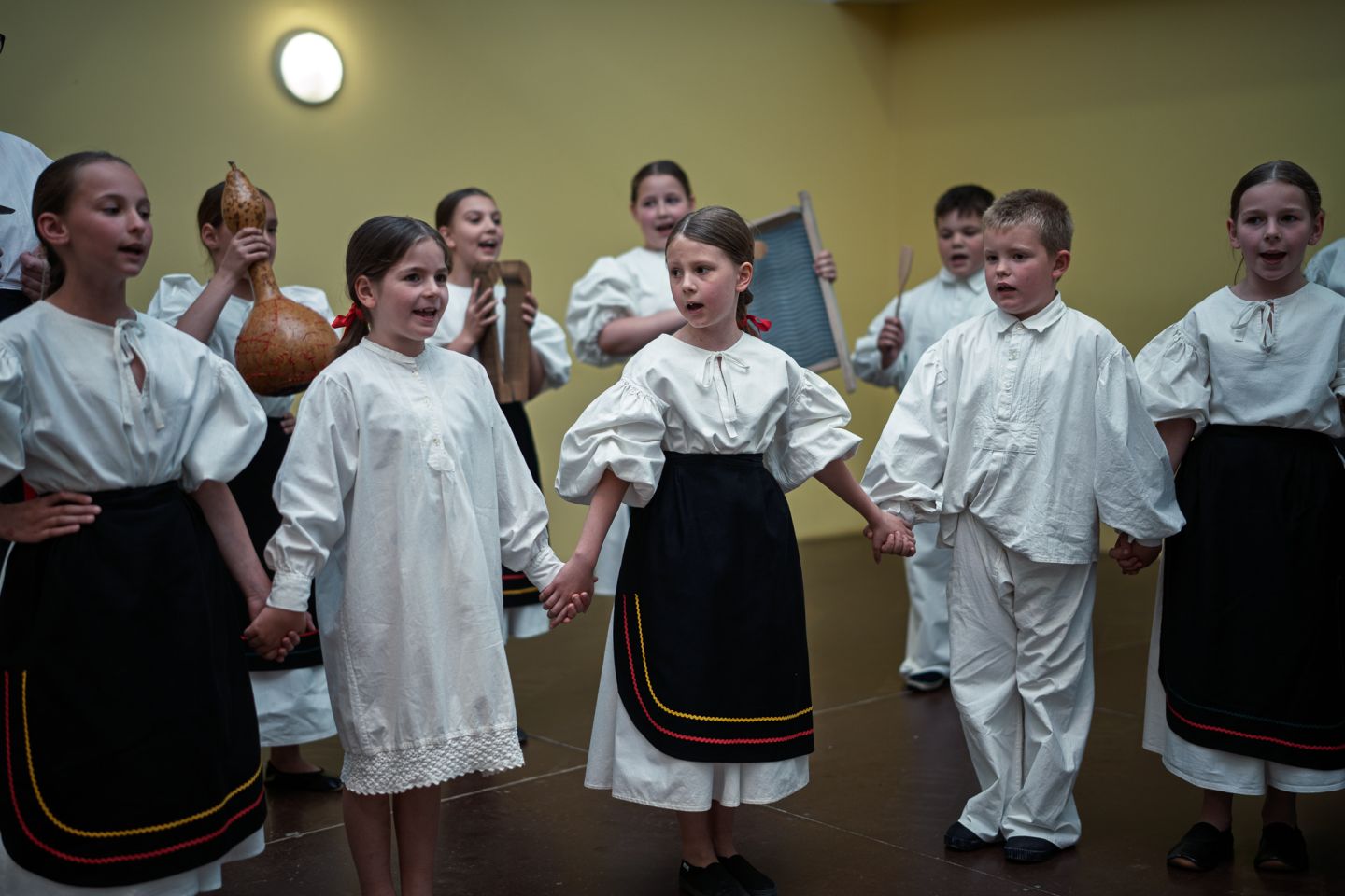 ‘MAJCI NA DAR’ Deset godina dječje folklorne radosti u Donjem Vidovcu (4) ‘MAJCI NA DAR’ Deset godina dječje folklorne radosti u Donjem Vidovcu (4)