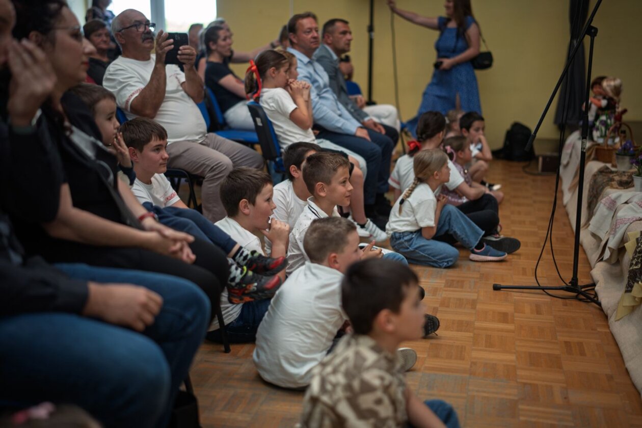 ‘MAJCI NA DAR’ Deset godina dječje folklorne radosti u Donjem Vidovcu (6) ‘MAJCI NA DAR’ Deset godina dječje folklorne radosti u Donjem Vidovcu (6)