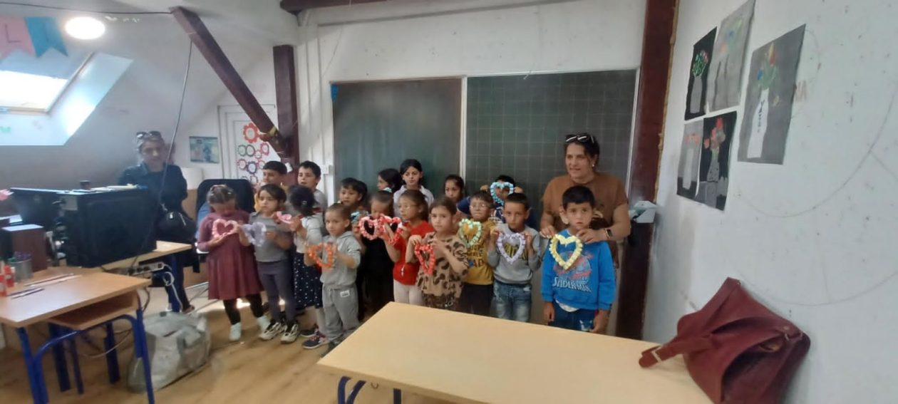 MAJČIN DAN Mališani iz Pirga i osnovnoškolci zajedno izrađivali poklone za mame (7)