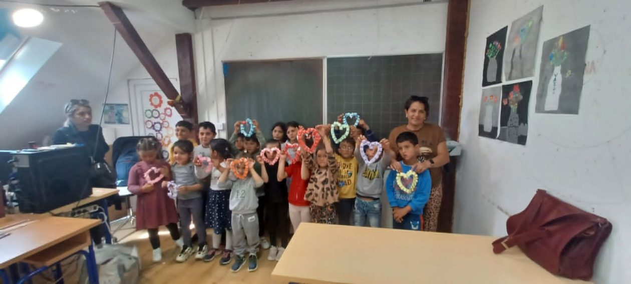 MAJČIN DAN Mališani iz Pirga i osnovnoškolci zajedno izrađivali poklone za mame (8)