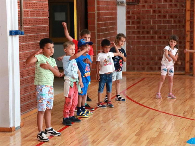 MALA ŠKOLA POLICIJE Predškolci iz Pribislavca upoznali rad policije (11)