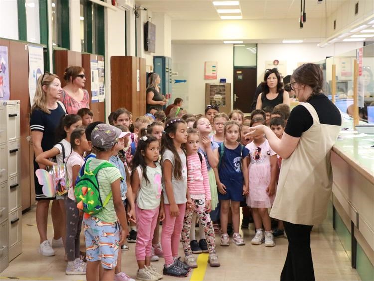 MALA ŠKOLA POLICIJE Predškolci iz Pribislavca upoznali rad policije (7)