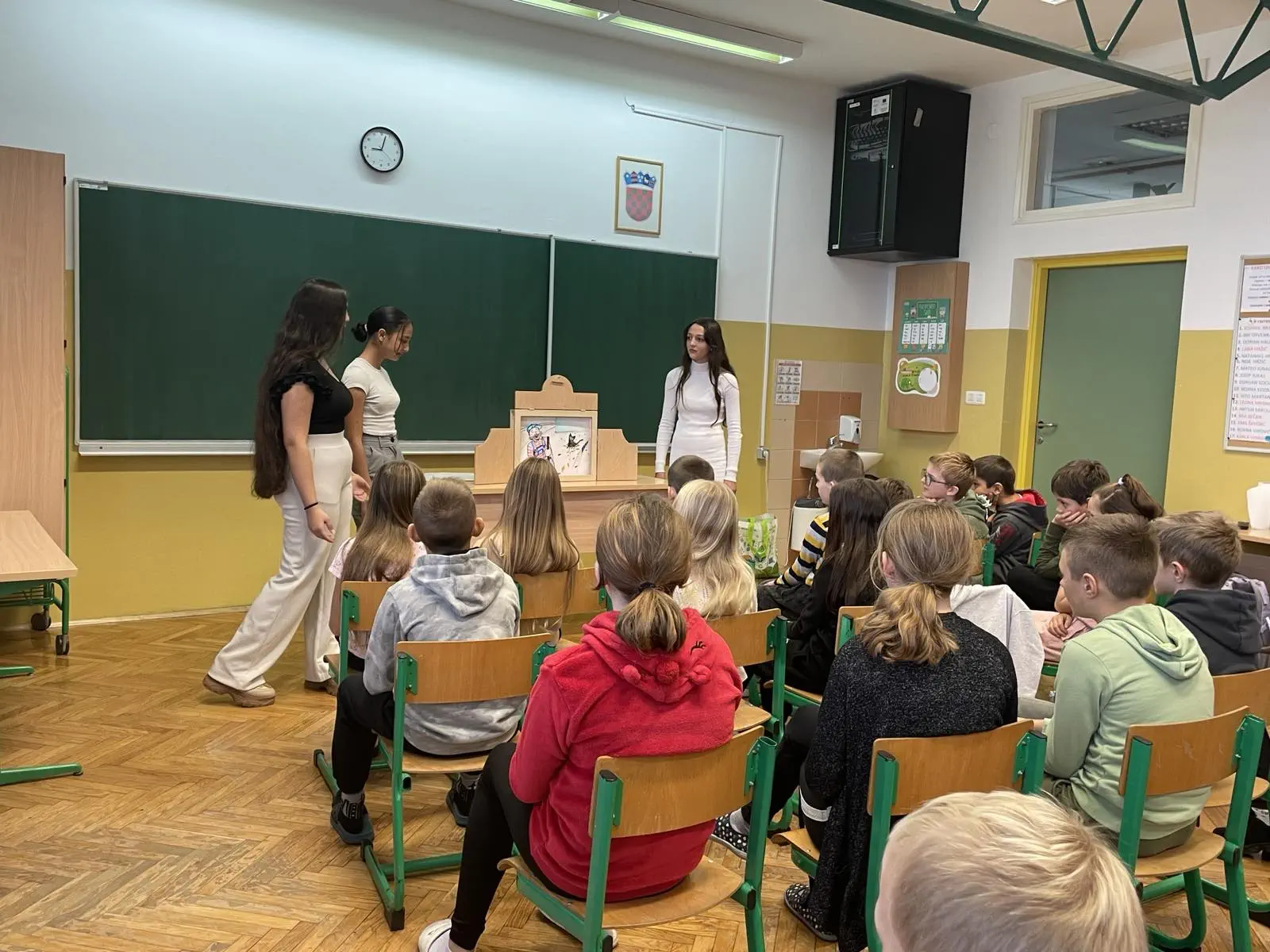 MALA SUBOTICA Ugostili učenike iz Pribislavca uz veseli igrokaz (3)